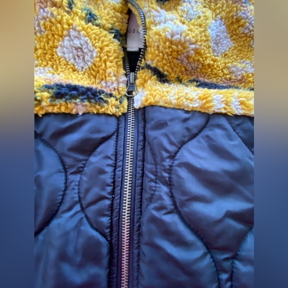 Thread & Supply Aztec Print Yellow and Black Fleece and Quilted Jacket Size S - Picture 12 of 15